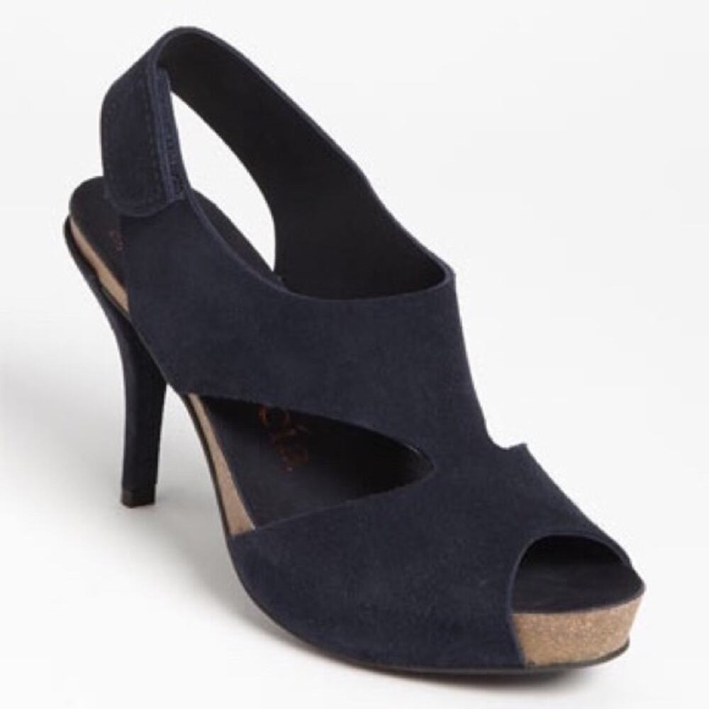 Pedro Garcia Luna Navy Suede Cut Out Peep Toe Platform Heels Size 39 / 8.5